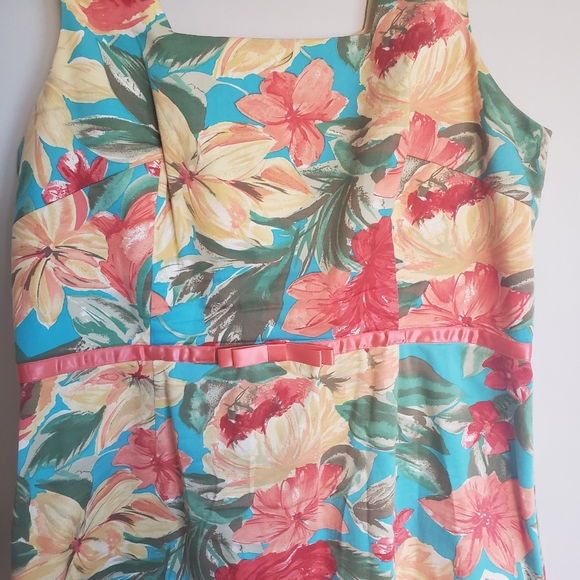 Adorable Sleeveless Tropical Floral Summer Dress - Picture 5 of 8